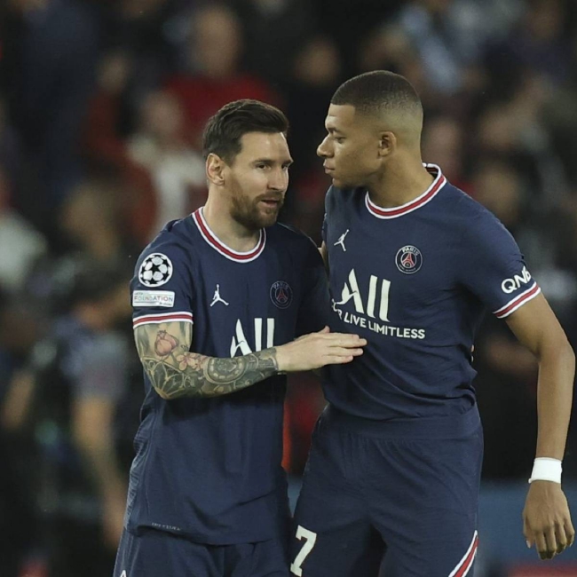 PGL Astana 2025 第一天：精彩比赛、击杀、评论、表情包、网红反应